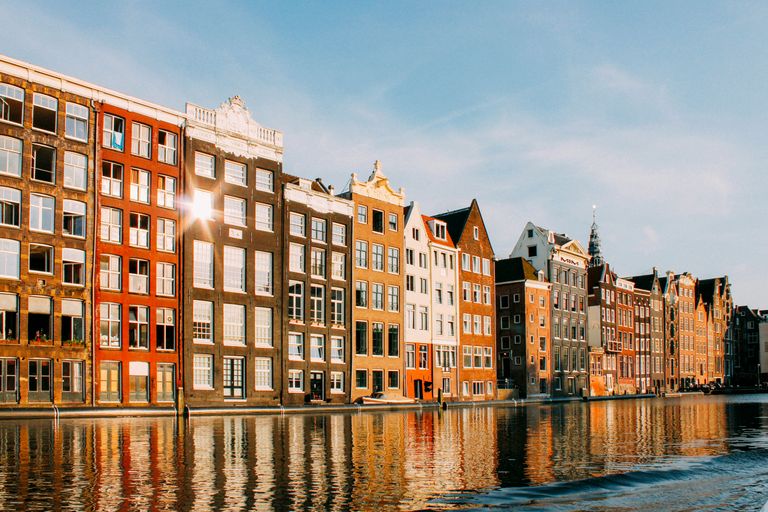 Casas sobre el canal de Ámsterdam.