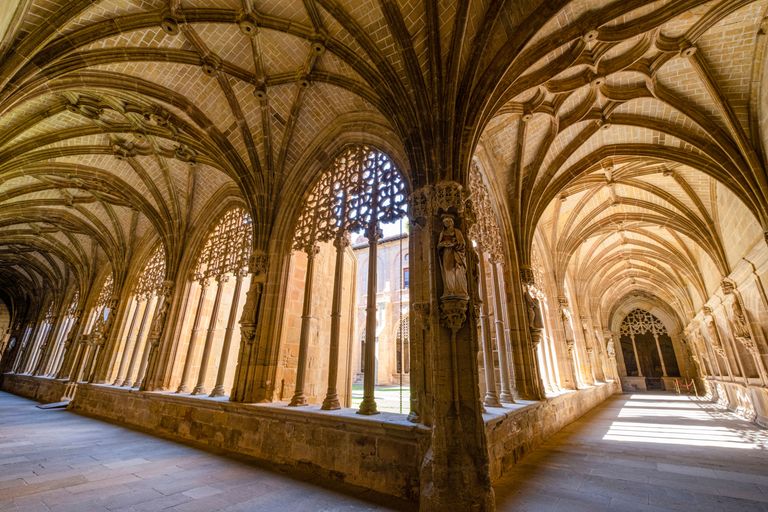 Claustro de los Caballeros, Monasterio de Santa María La Real, Nájera, La Rioja.